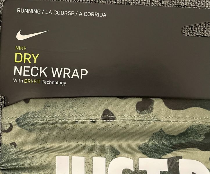 Бафф бандана Nike Running Wrap with Dri-Fit Technology Оліва 00899 фото