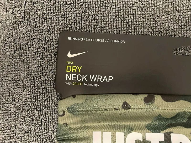 Бафф бандана Nike Running Wrap with Dri-Fit Technology Оліва 00899 фото