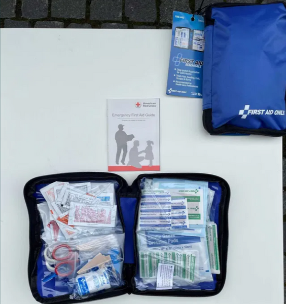 Універсальна Аптечка First Aid Only 298 предметів 0006 фото