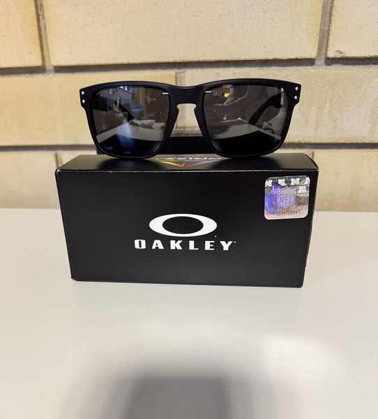 Окуляри сонцезахисні Oakley Holbrook Atlanta Falcons чорні з лінзами  Prizm Black 00097-1 фото