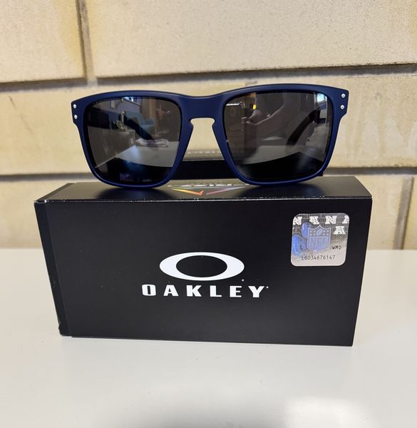 Окуляри сонцезахисні Oakley Holbrook Seattle Seahawks чорні з лінзами  Prizm Black 000972-2 фото