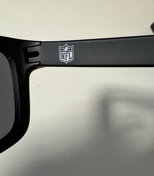 Окуляри сонцезахисні Oakley Holbrook Minnesota Vikings чорні з лінзами  Prizm Black 00097-4 фото