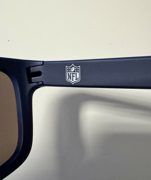 Окуляри сонцезахисні Oakley Holbrook Tennessee Titans, чорні з лінзами Prizm Sapphire Blue 00098-1 фото